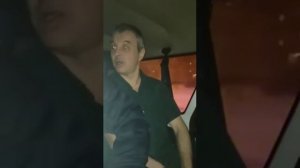 МУЖИК УВОЛИЛ ЭКИПАЖ ПОЛИЦИИ. ПРИКОЛ 2018.