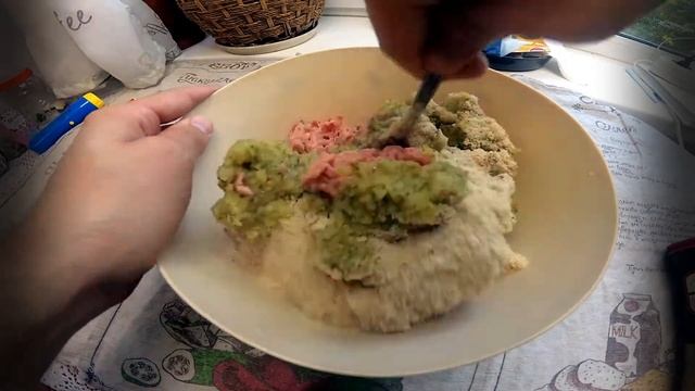 Жареные котлеты с солеными огурцами / Простой рецепт котлет.
