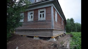 Подъем деревенского дома. Замена венцов.