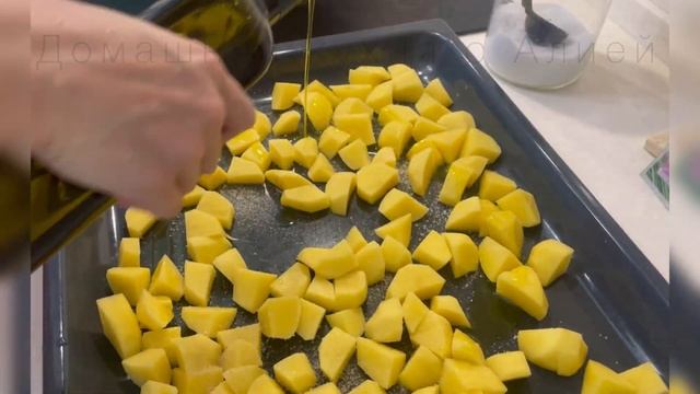 Запеченная картошка. Как приготовить вкусную картошку? Секрет вкусной картошки в духовке.