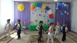 Шуточный танец "Ботаник" в детском саду