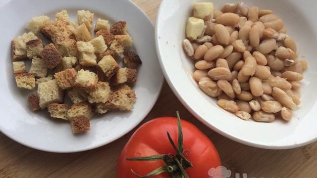 Острый салат с белой фасолью