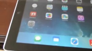 Apple iPad 4th Generation with Retina Display 16GB, Wi-Fi 9.7in /w Smart Cover