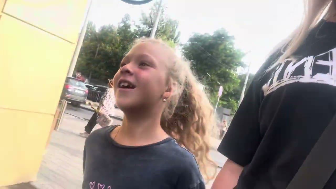 ПОХОД К СТОМАТОЛОГУ. СОБАКА ПРИНЦ.ОЛЯ САМА УЧИТСЯ ПИТЬ СО СТАКАНА#школаольгиильиной #сестричкиильины