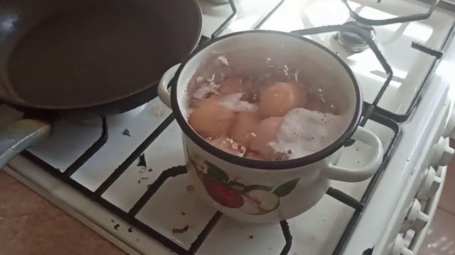 Как сварить яйцо по - царски