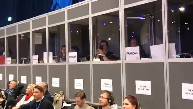 Мастер синхронного перевода! Супер переводчик на семинаре Тони Роббинса UPW 2017