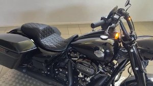 HARLEY-DAVIDSON FLHRXS Road King Special (8130)