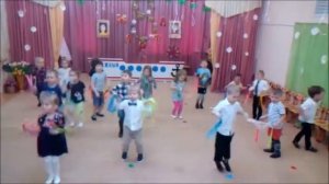 Авторская  песенка  " ТАНЕЦ С ЛЕНТОЧКАМИ" муз. и сл. Е.Шурахова. Исполняет Юля  Селиверстова.