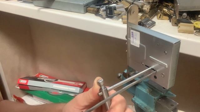 Вскрытие замка про сам 4-4 с ловушками смотреть онлайн