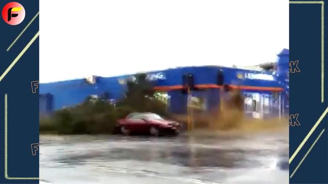 40 LUCKIEST PEOPLE CAUGHT ON CAMERA! 18 смотреть онлайн