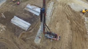 Сваебойная установка Junttan PM25 погружает свайные фундаменты глубокого заложения