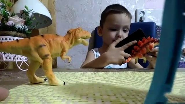 Дети в кадре. Миниблогер?. Говорят дети впитывают как губка...?