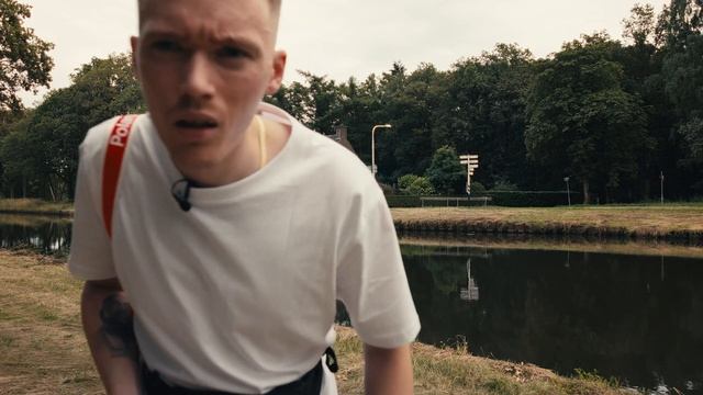 INSTAX VS POLAROID смотреть онлайн