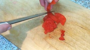ГОТОВИМ С МАГГИ//МАКАРОНЫ С ТОМАТНО-МЯСНЫМ СОУСОМ БОЛОНЕЗ