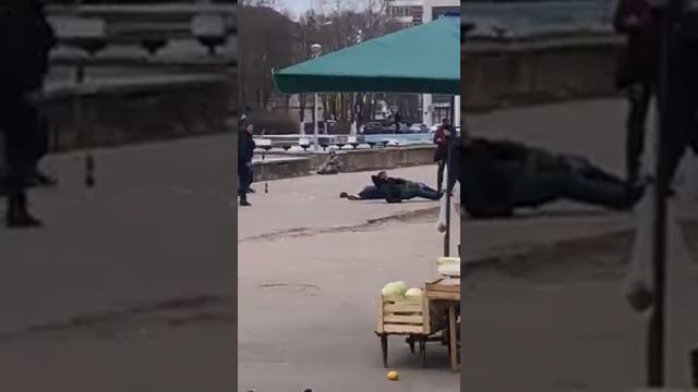 Московские футбольные фанаты громят Обнинск . смотреть онлайн