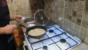 МУЖСКОЙ ПЕРЕКУС|ЯИЧНИЦА НА САЛЕ|МУЖИКИ ОЦЕНЯТ