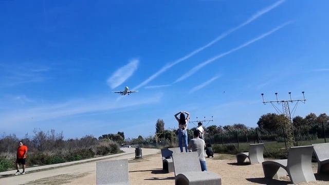 Aeropuerto Barcelona 2021 zona El Prat de Llobregat España смотреть онлайн