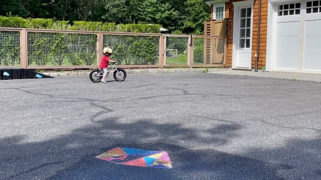 Early Rider Seeker 14". ( 2.10 years old and her First Pedals Bike) смотреть онлайн