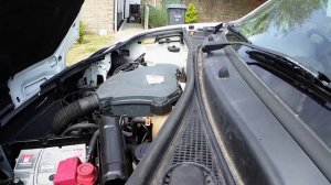 Renault Kangoo: How to open the bonnet & find the water container for window washers