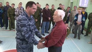 А. А. Кадочников - Освобождение от захвата за обе руки. Четверть силы. Рычаги разного рода.