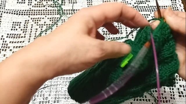 Теплая мужская шапка спицами для начинающих/ Другая жизнь с Ольгой смотреть онлайн