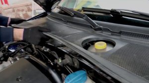 Как поменять аккумулятор в автомобиле AUDI A6