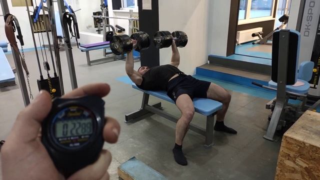 Челлендж "Жим гантелей + Подтягивания" 3мин 56сек 78,5кг смотреть онлайн