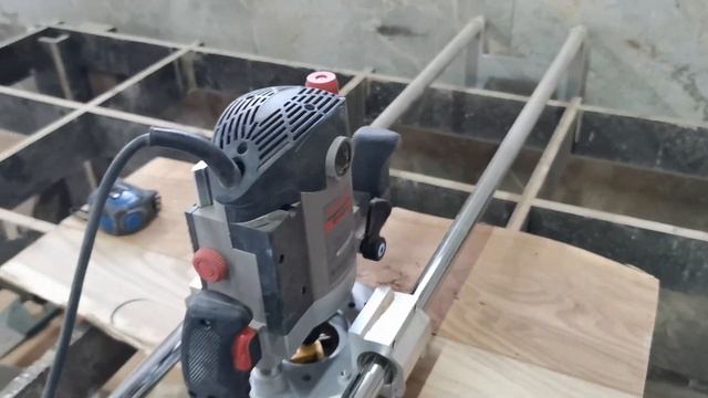 Каретка на фрезер для выравнивания слэбов, рейсмус из фрезера.столрека  #epoxytable #эпоксиднаясмол