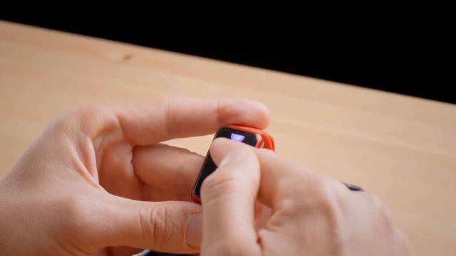 Распаковка фитнес-браслета Huawei Band 7
