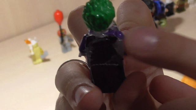 Обзор на фигурки Бэтмена и Джокера из фильма "Бэтмен" смотреть онлайн