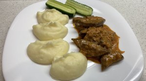 Нежная свиная печень в сметанном соусе. Вкусно и полезно!