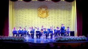 Эти глаза напротив.