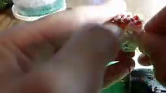Необычный цветок из бисера. Unusual flower made of beads.