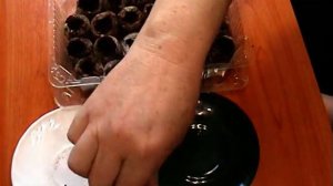 Как посадить мелкие семена.