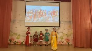 Дефиле национальных костюмов