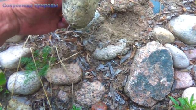 Посмотрим зеленый камушек и золотишко. Let's see the green stone and the gold. смотреть онлайн