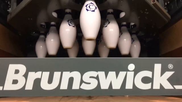 Brunswick GSX Pinsetter in Action смотреть онлайн