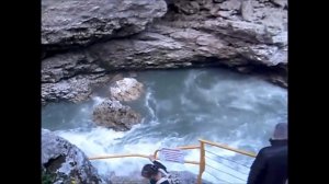 Адыгея.  Река Белая в поселке Каминомостский.  Апрель 2018г