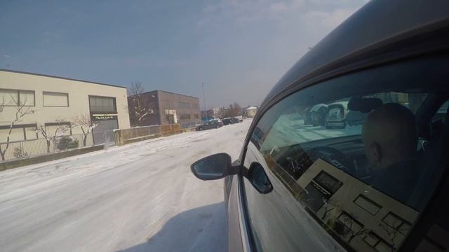 VW Beetle 2.0 tsi DRIFT on snow START MWC CIRCUIT (& police) смотреть онлайн