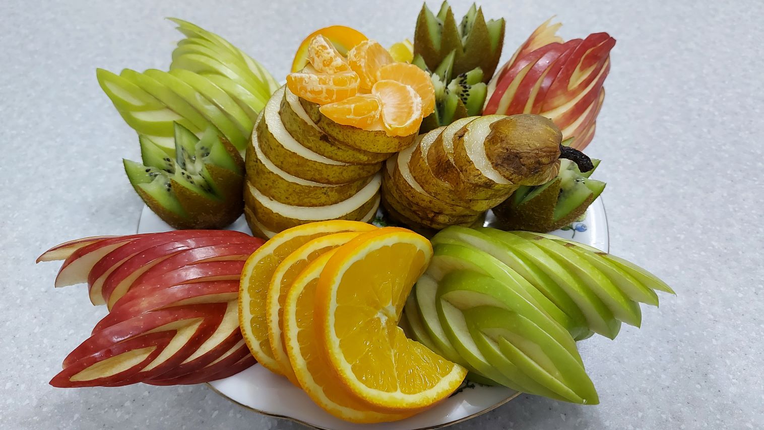 Как нарезать фрукты ejik
