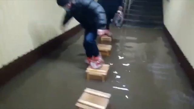 В районе старых проходных НЛМК в Липецке обрушилась кирпичная стена смотреть онлайн