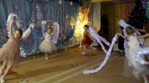 Новогодние танцы в детском саду декабрь 2023г