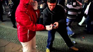 Petard in hand funny взрыв петарды в руках забавно