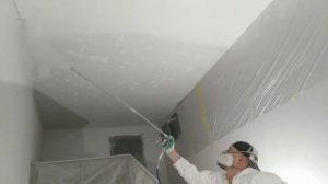 HYVST SPT 390 покраска высокого потолка в подъезде жилого дома краскопультом с удлинителем