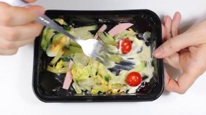 Пробую Доставку Еды в Москве! Чем кормят МОСКВИЧЕЙ?