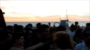 Тусовка в Лос Анджелесе, вечеринка на пляже Калифорнии