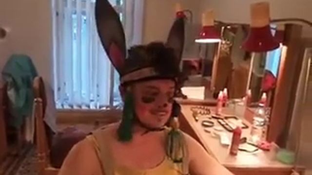 Заяц-строитель-(наставление молодого актера) смотреть онлайн