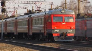 Приветливый электропоезд ЭР2Т-7238 станция Пожитково 15.04.2018