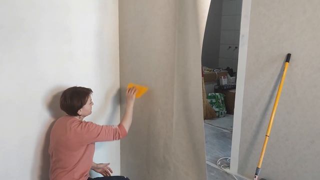 Оклеиваем обоями внешний угол и никакого лазера