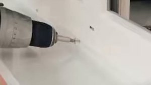 Установка отлива пластикового окна